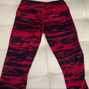 Z by Zella Geometric Print Cropped Capri leggings